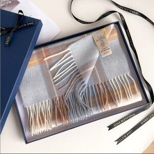 NWT. Jingzhuo 100% Wool Scarf for Women. Color: Light Blue & Camel